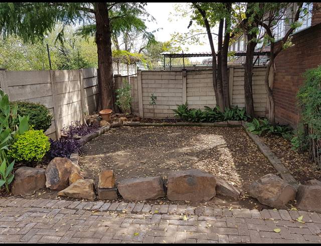 2 BEDROOM FLAT FOR SALE IN VEREENIGING CENTRAL